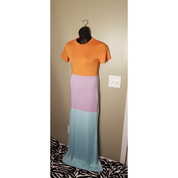 Color Block Maxi Dress - Picture 2 of 4